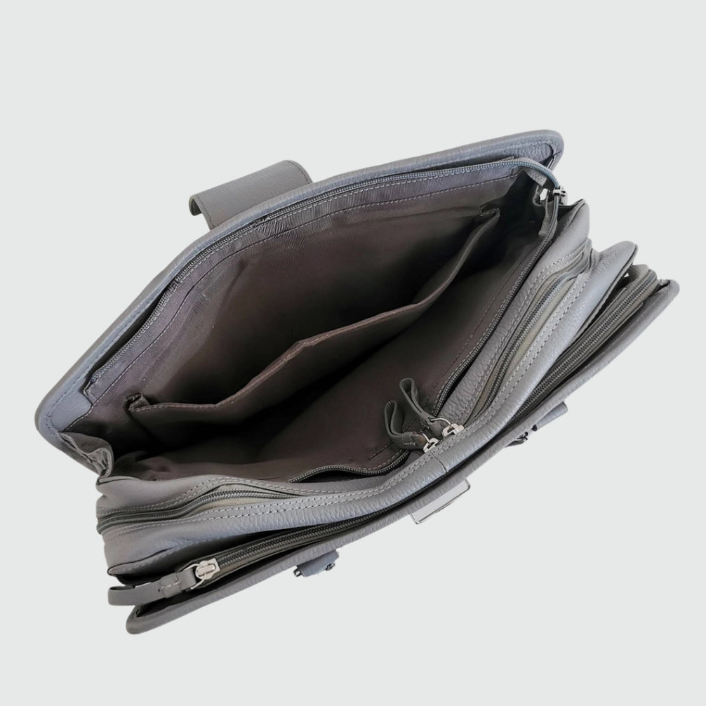 Intérieur d'une sacoche en cuir faite main — deuxième vue