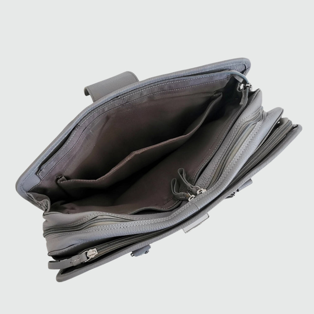 Intérieur d'une sacoche en cuir faite main — deuxième vue