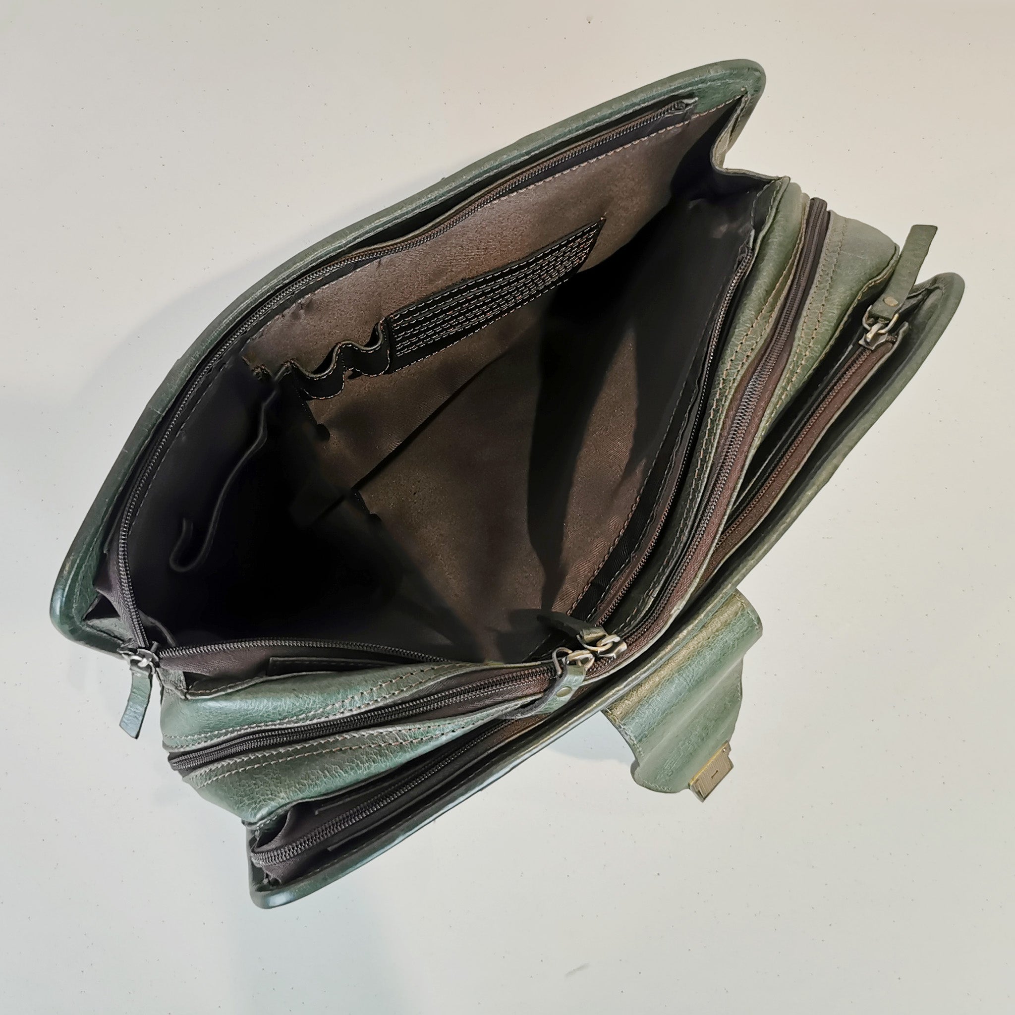 Sacoche pour ordinateur portable en vert olive — vue 3